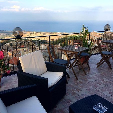 Perla Del Borgo Appartamenti Santa Caterina dello Ionio Bagian luar foto