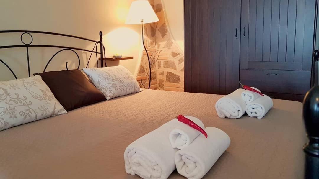Perla Del Borgo Appartamenti Santa Caterina dello Ionio Bagian luar foto