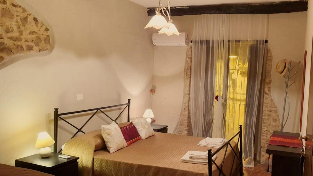 Perla Del Borgo Appartamenti Santa Caterina dello Ionio Bagian luar foto