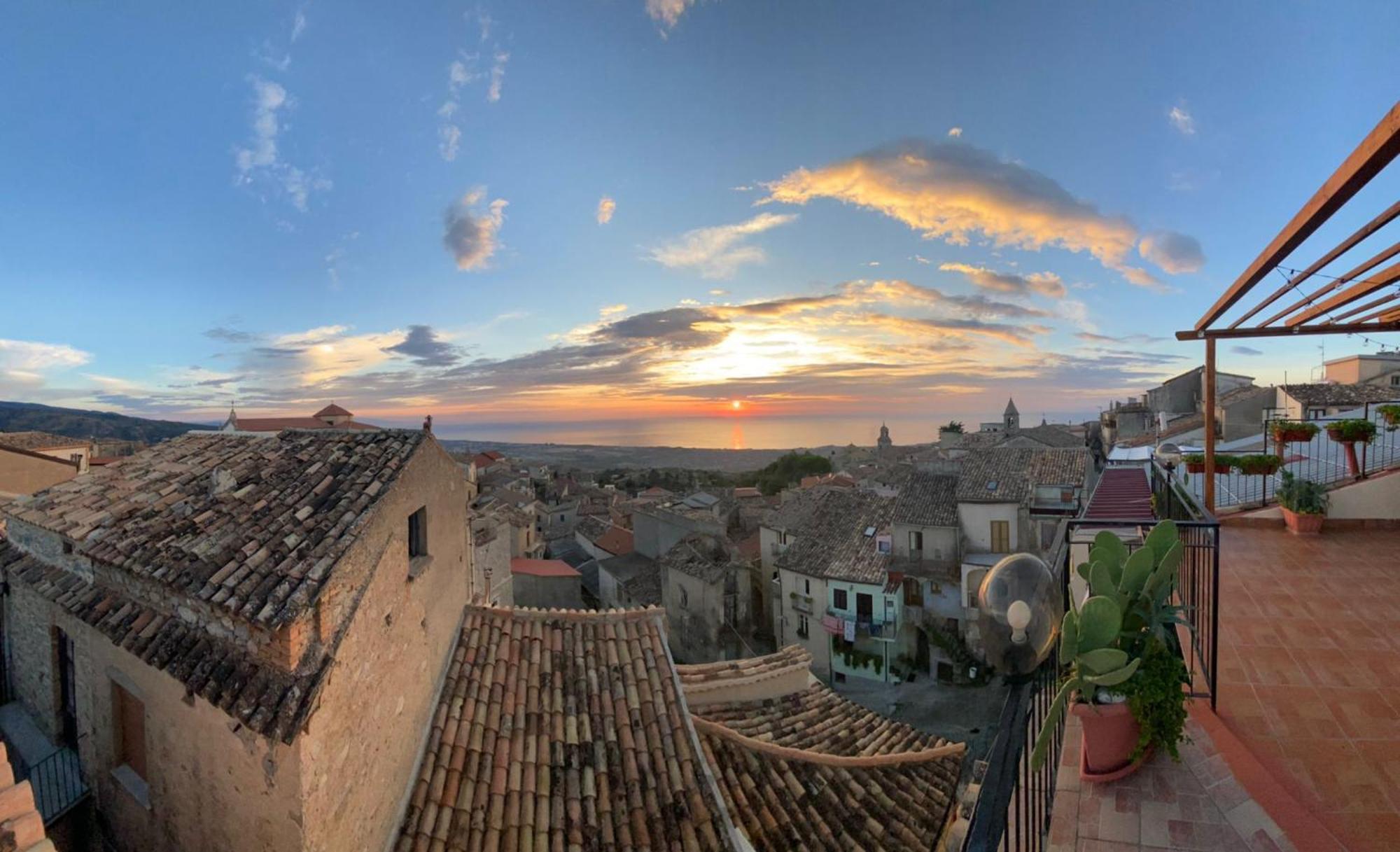 Perla Del Borgo Appartamenti Santa Caterina dello Ionio Bagian luar foto