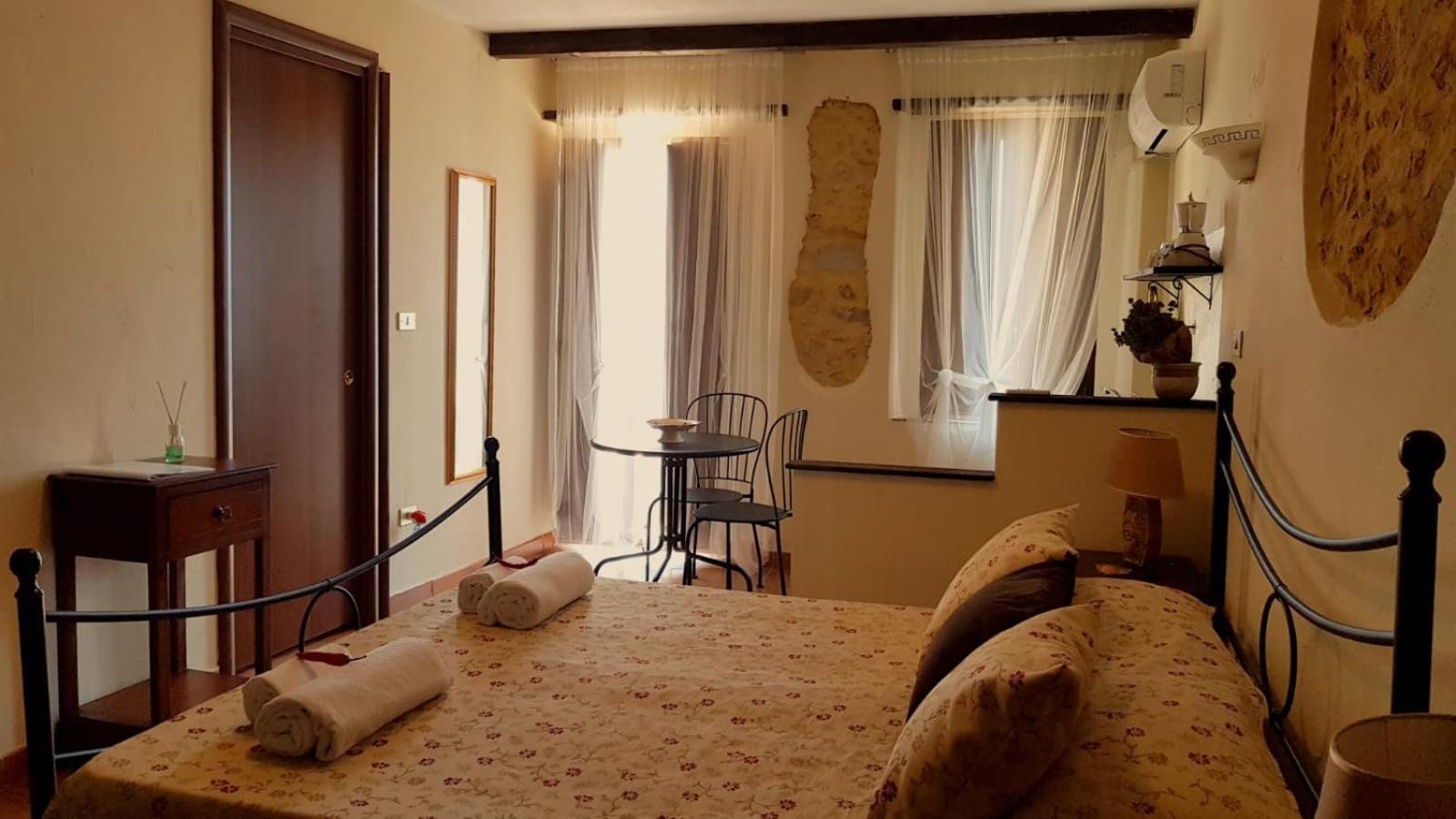 Perla Del Borgo Appartamenti Santa Caterina dello Ionio Bagian luar foto