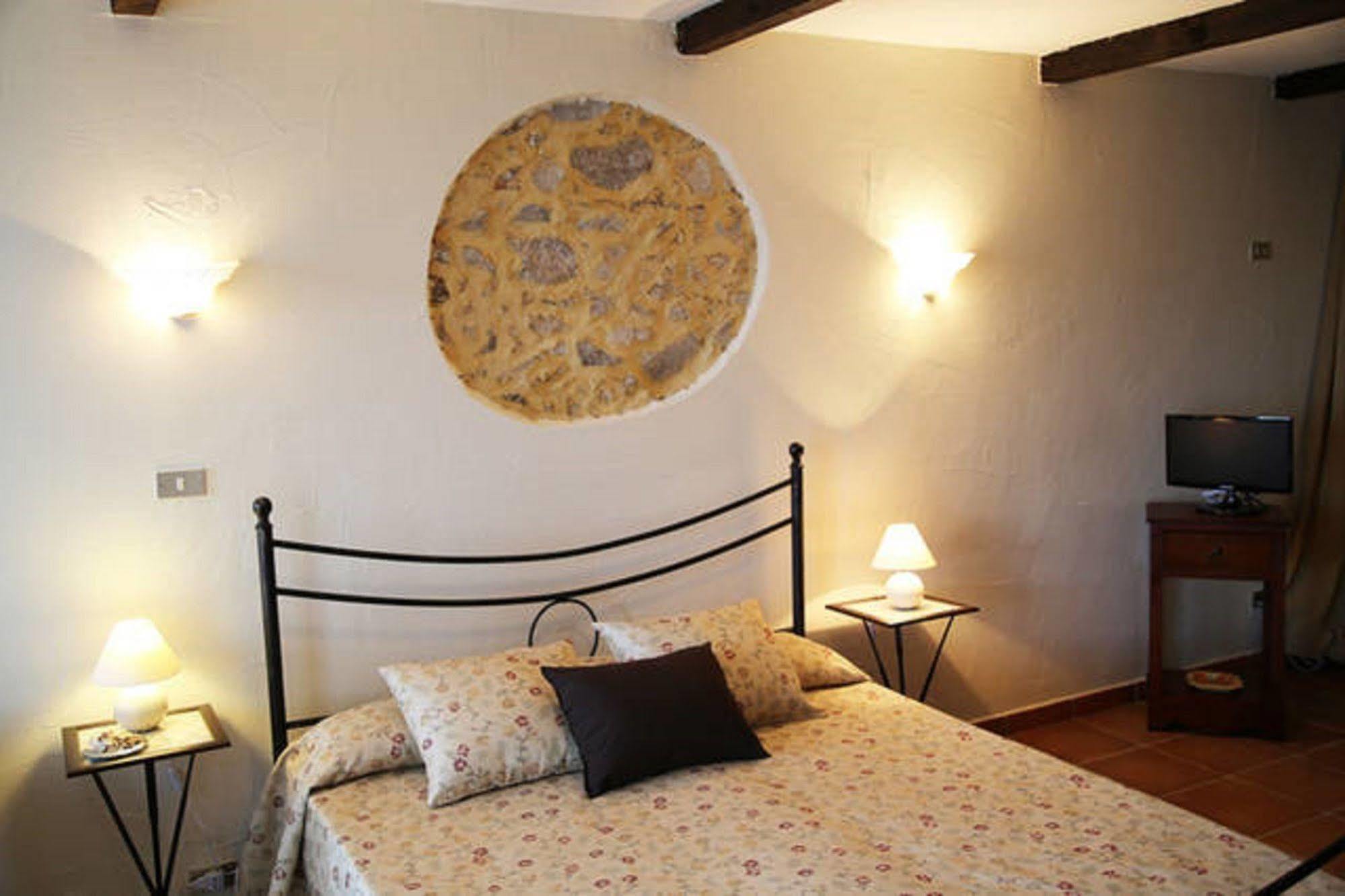 Perla Del Borgo Appartamenti Santa Caterina dello Ionio Bagian luar foto